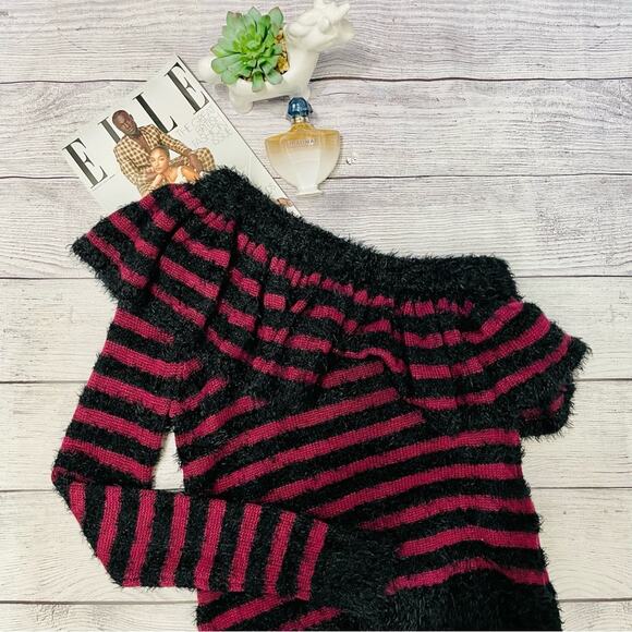 WAYF - NWT Johnie Ruffled Off Shoulder Sweater - Picture 2 of 9